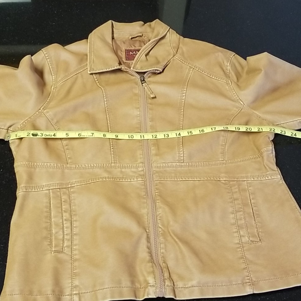 Mm Essentials Jacket - image 5